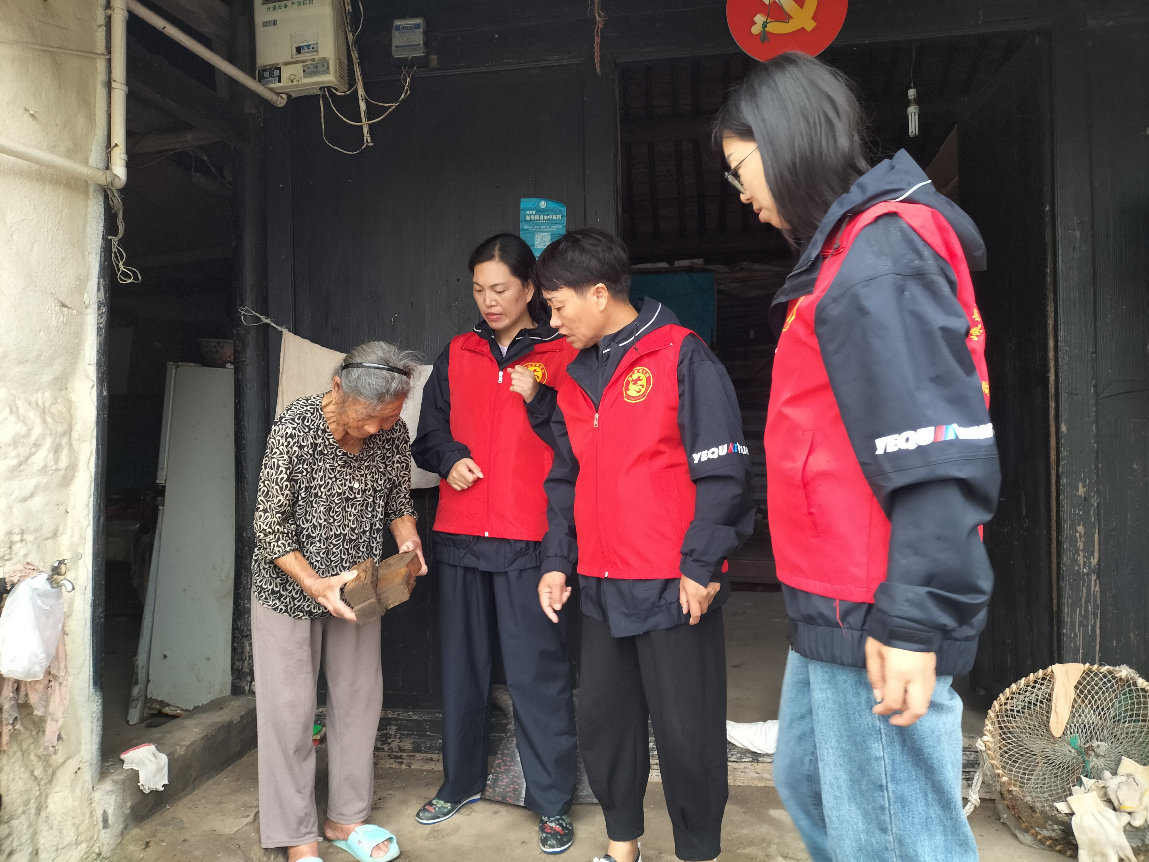 6枸杞乡：走访独居老人（王冬月）.jpg